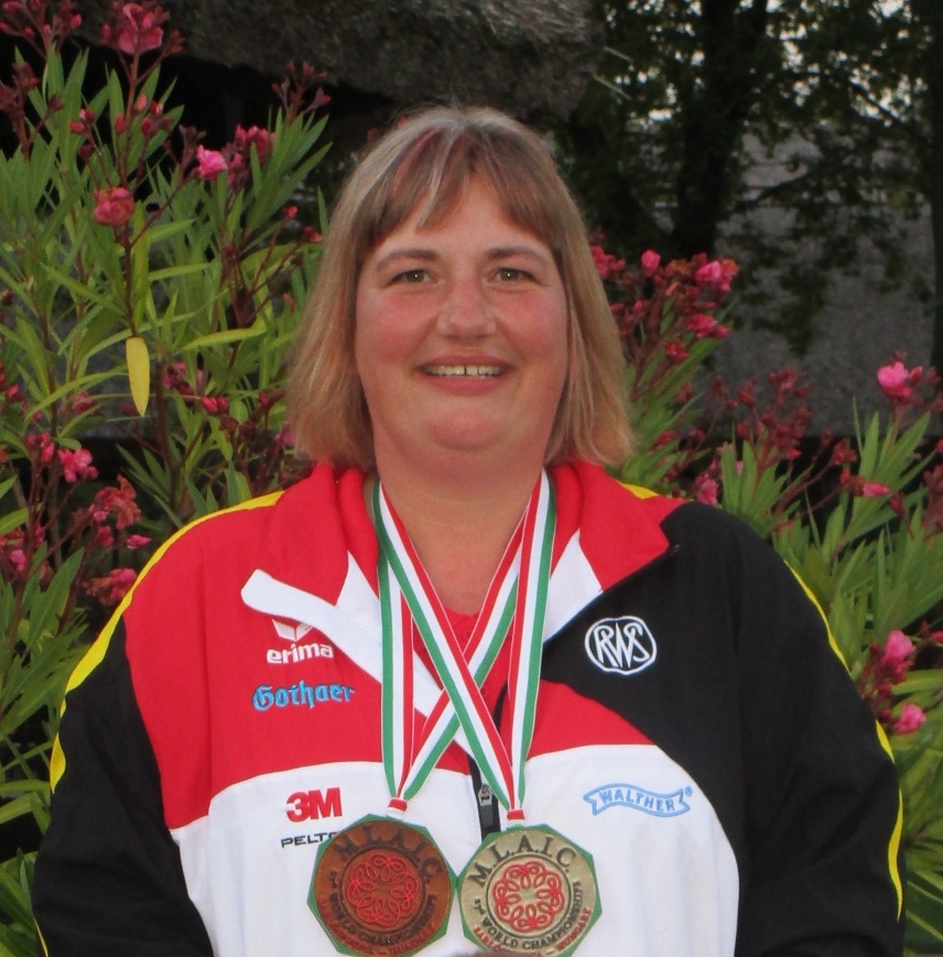 Kreisschützenverband Pinneberg - Vorderladerschützin vom SV Quickborn-Renzel holt den Weltmeisterschaftstitel 2016 mit der Mannschaft